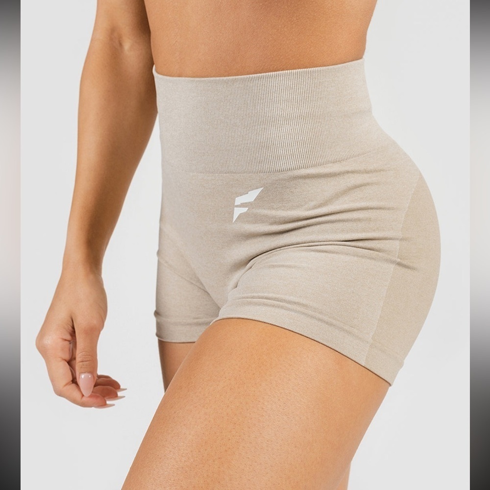 [Flag Nor Fail] NWT SEAMLESS COMPRESSION SHORTS - SAND